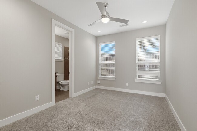 Foto del edificio - 1535 Malone St