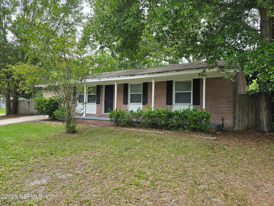 Foto principal - 2432 Firestone Rd