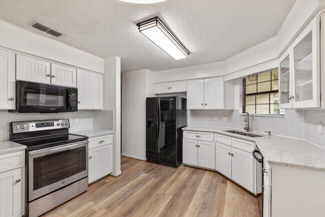 Foto del edificio - 6223 Klondike Dr