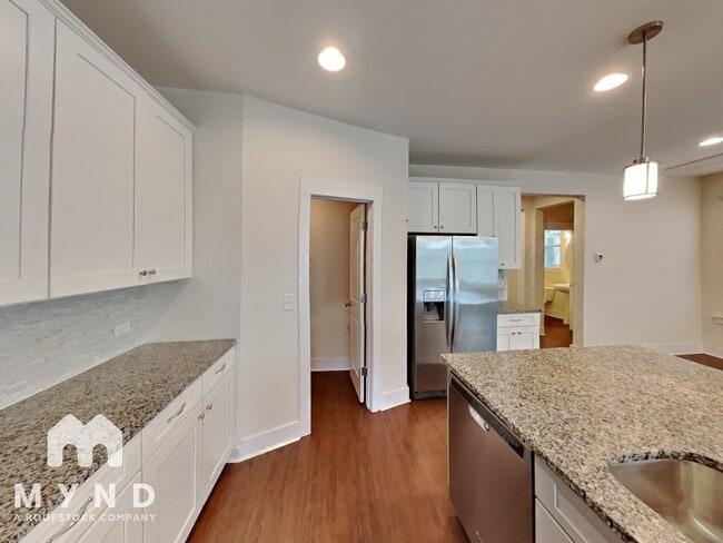 Building Photo - 2613 Double Oaks Rd