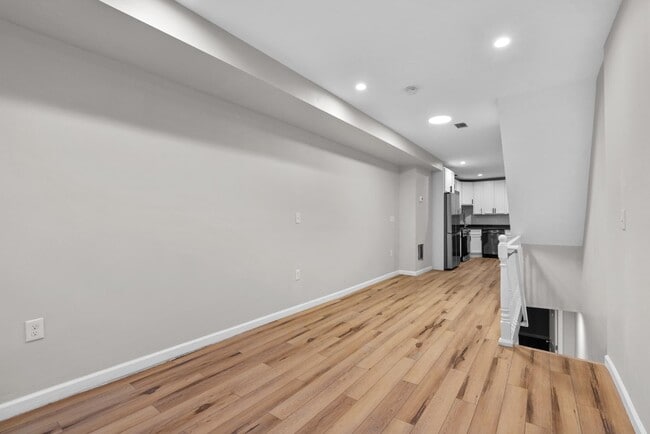 Building Photo - 15 N Bradford St