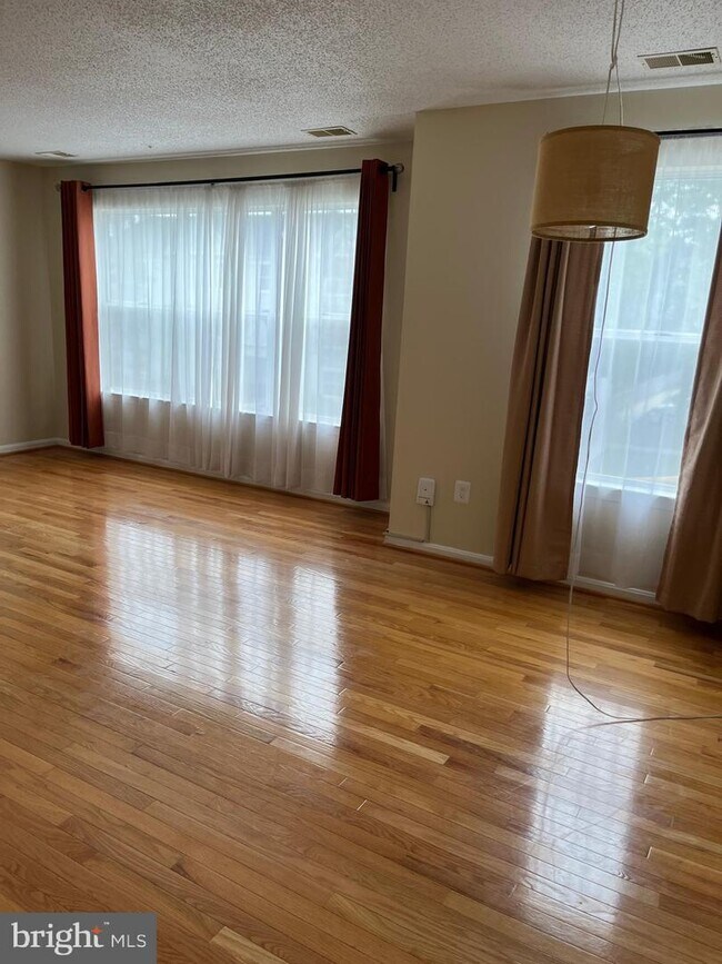 Foto del edificio - 2703 Snowbird Terrace