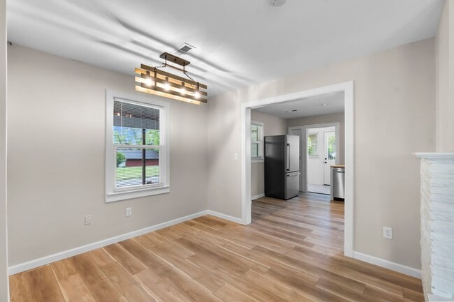 Building Photo - Charming Home in Jackson