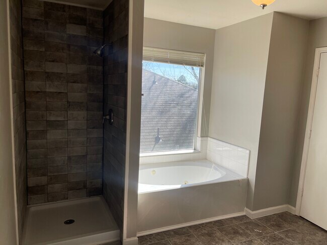 Foto del edificio - 17158 Summer Hollow Dr
