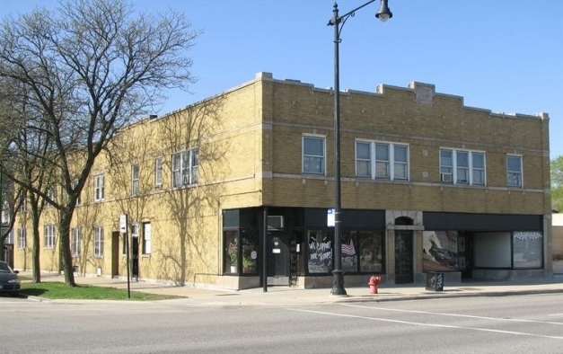 Foto del edificio - 5903 W Irving Park Rd