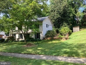 Building Photo - 10316 Royal Rd