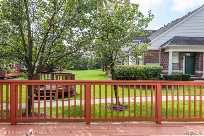 Building Photo - 4325 Gateway Cir