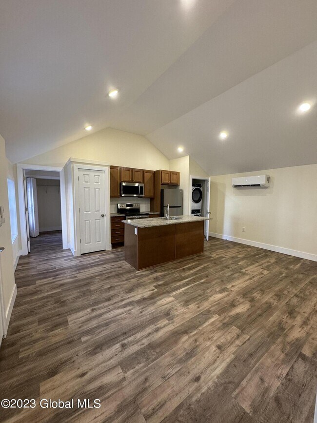 50 Woodlawn Ave Unit 5, Albany, NY 12208 Apartment for Rent in Albany