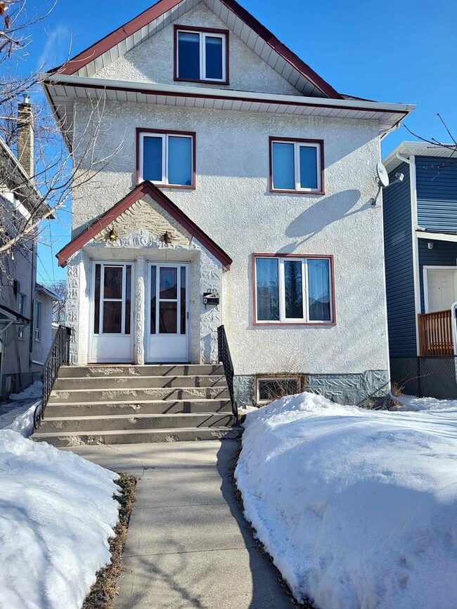 Building Photo - 99 Matheson Ave E