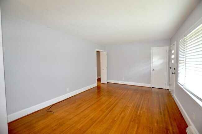 Building Photo - 4120 Leeds Dr