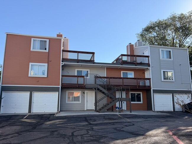 Building Photo - 571 Winnie Way