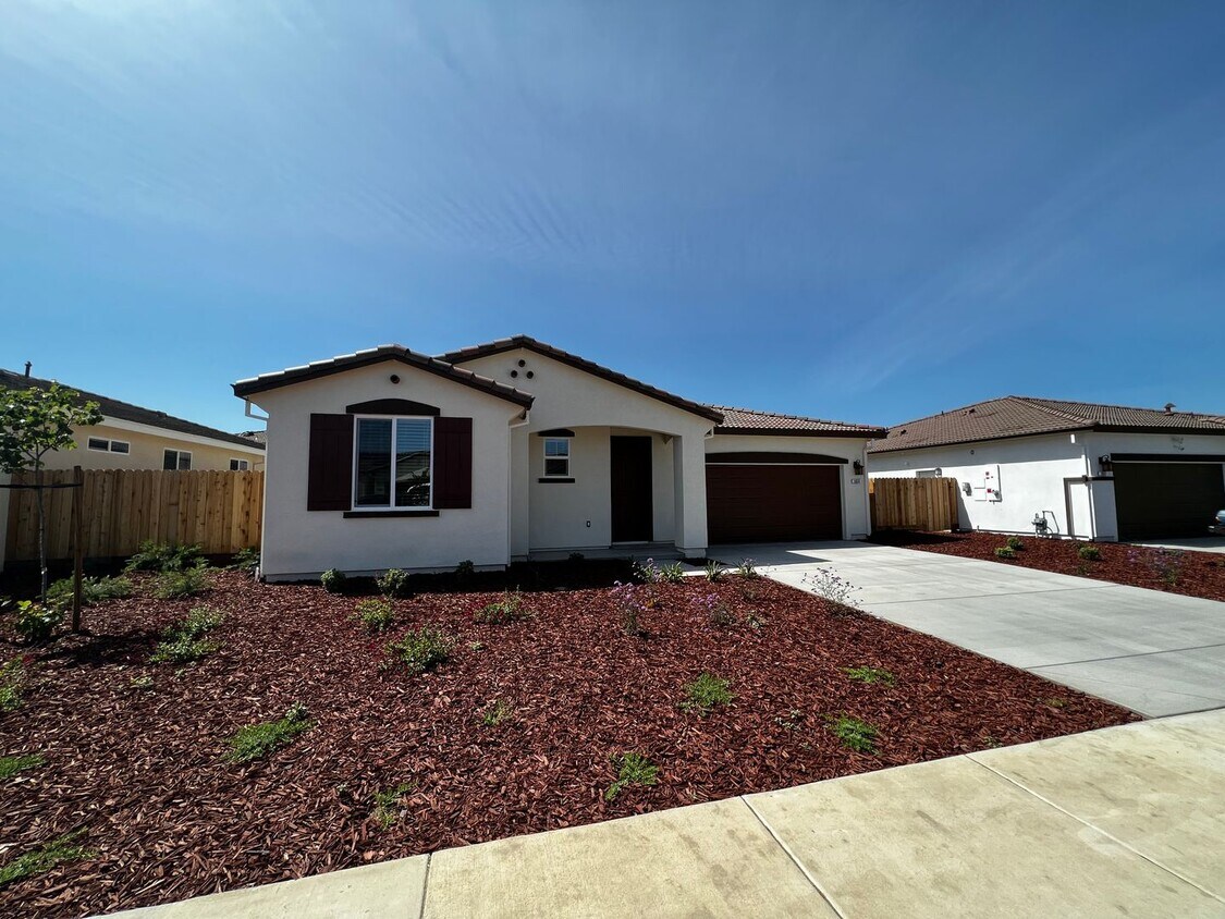 2035 Greenbriar Dr, Los Banos, CA 93635 House Rental in Los Banos, CA