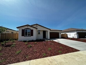 Building Photo - 2035 Greenbriar Dr
