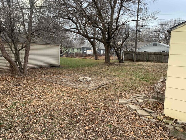 Foto del edificio - 713 W 8th St