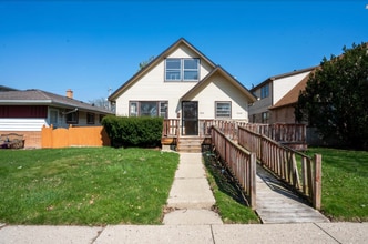 Building Photo - 5650A N 97th St