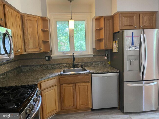 Building Photo - 8706 Braeburn Dr