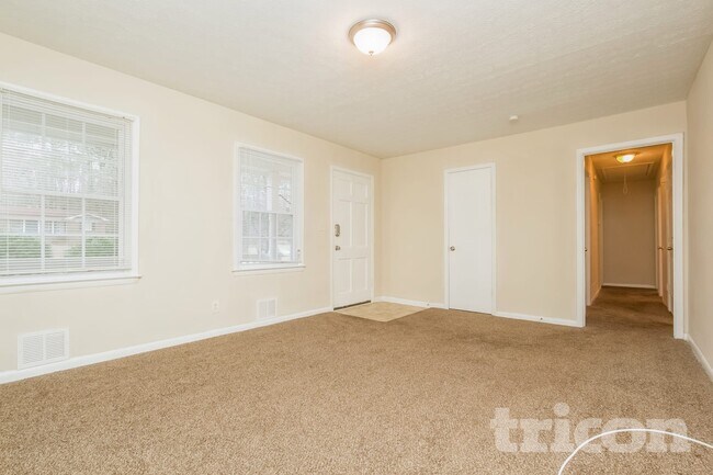 Building Photo - 3842 Wesley Dr