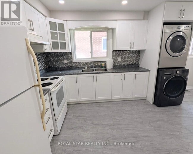 Building Photo - 4051 Dunmow Crescent