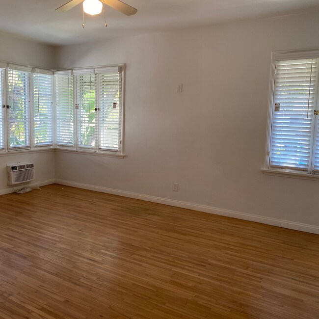 Living room - 1155 N Genesee Ave