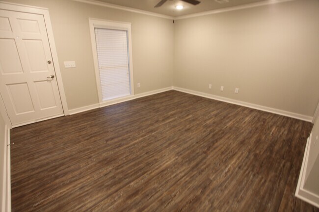 Foto del edificio - Renovated duplex off of North Gay Street