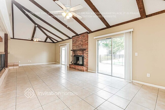 Foto del edificio - 808 Black Knight Dr