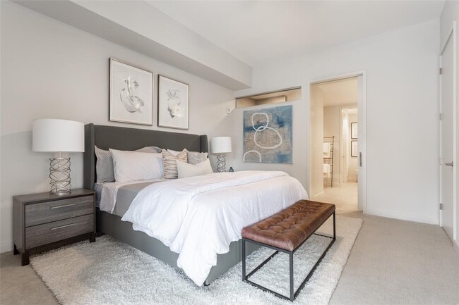 Foto del edificio - 5882 Caruth Haven Ln