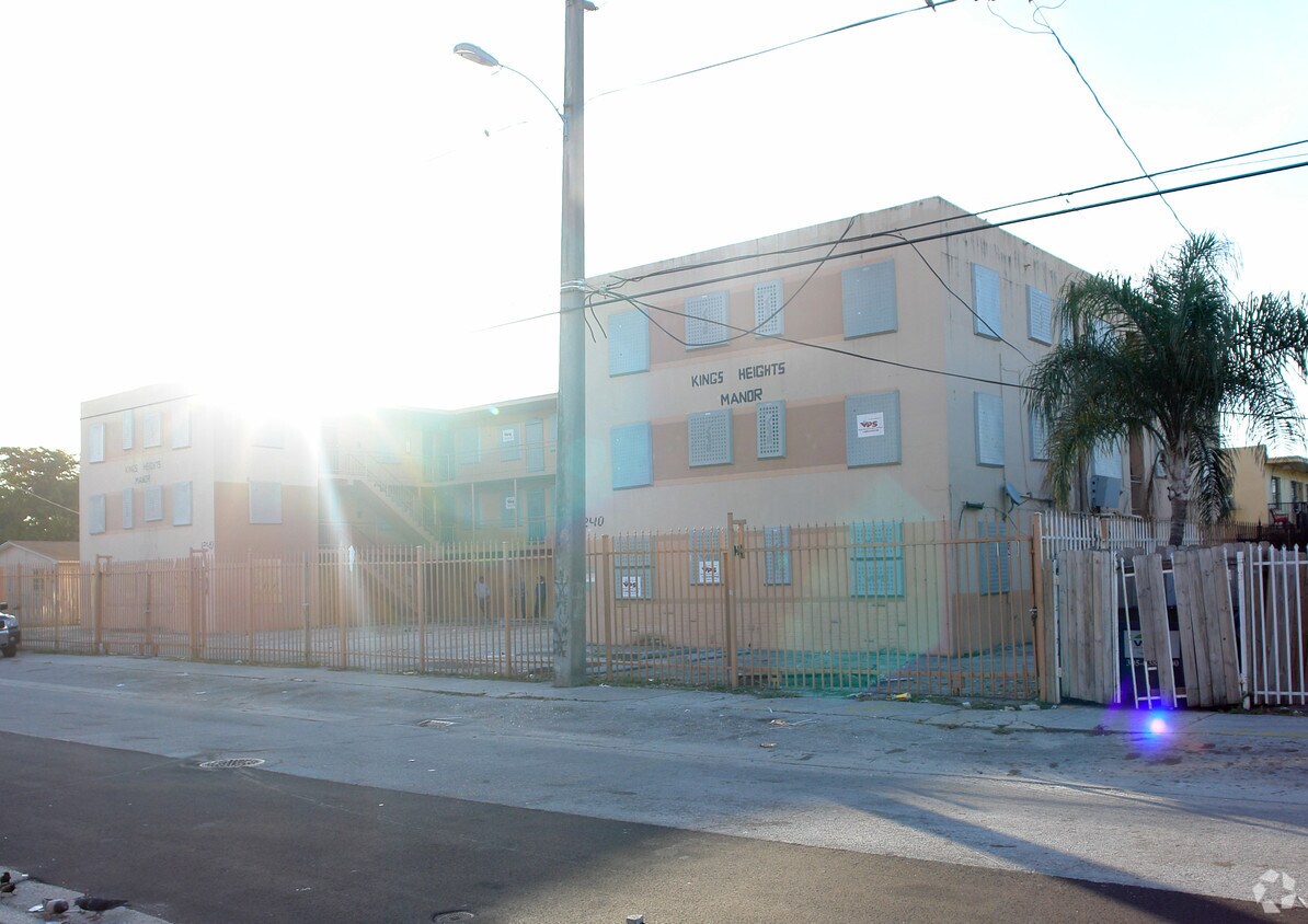 Foto del edificio - 1240 NW 61st St