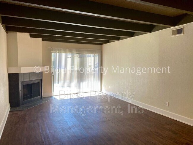 Foto del edificio - 3530 Parkmoor Village Dr