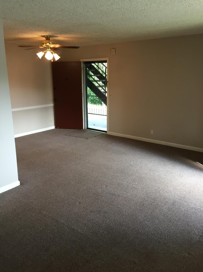 Building Photo - 2929 Selena Dr