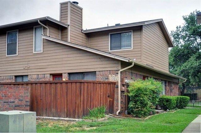 Foto del edificio - 5721 Cedar Creek Dr