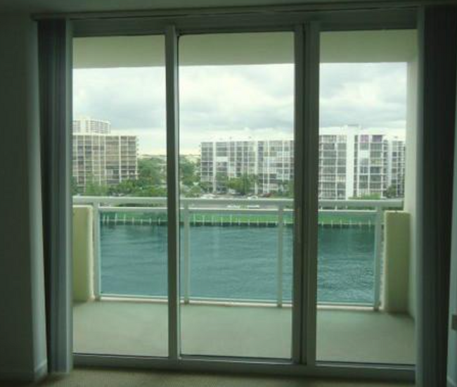 Foto del edificio - The Residences 1 bedroom 1.5 bathroom with...