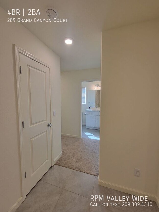 Building Photo - Brand New 4 bedroom 2 bath home available ...