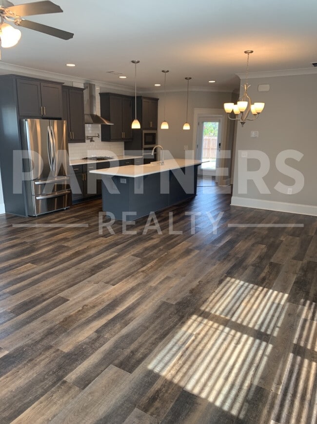 Building Photo - 170 Ave of Learning