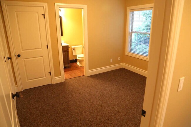 Foto del edificio - 4 Bed 4 bath Close to OSU