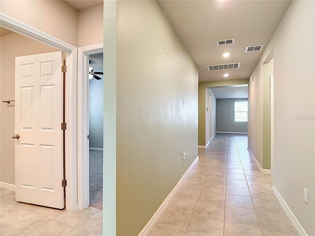 Building Photo - 928 Cambridge Dr