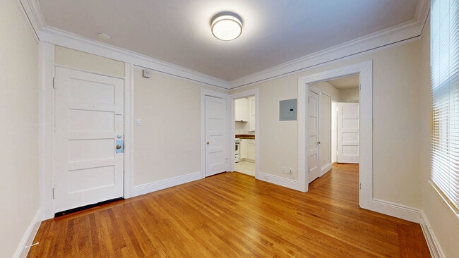 Building Photo - 692 Bush St