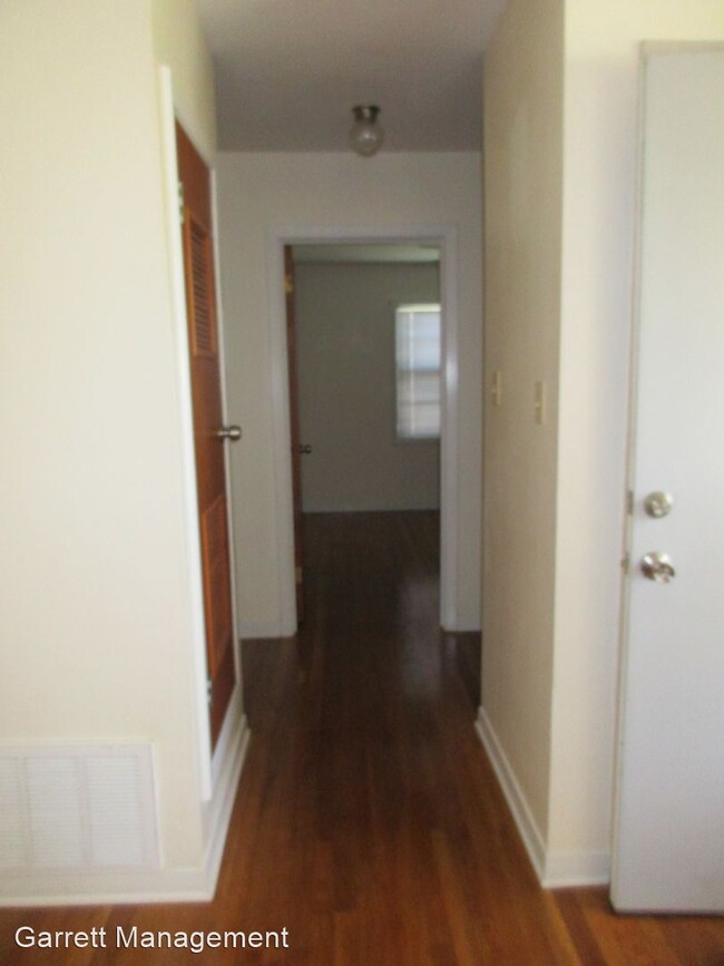 Foto del edificio - 3 br, 1.5 bath House - 11 Bellaire Avenue