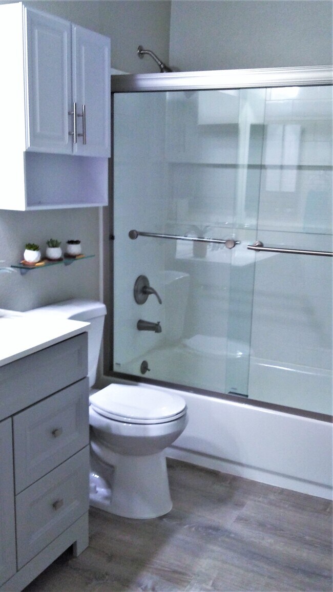 2 habitaciones, 2 baños - 1100 pies cuadrados - Segundo baño - Summerwood Park