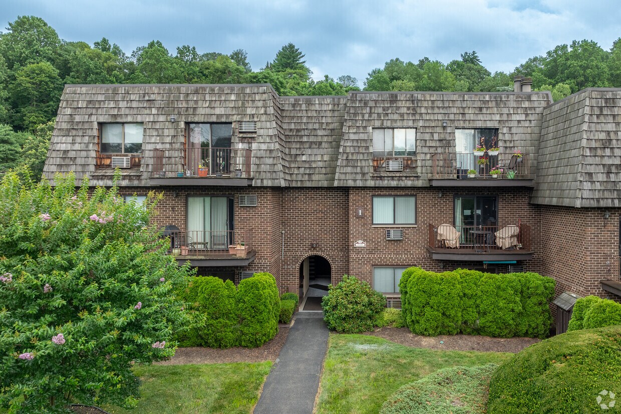 Foto principal - 1 Briarcliff Dr S