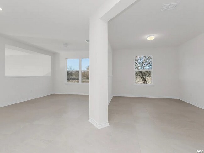 Foto del edificio - Modern Comfort Meets Style in Mariposa Manor