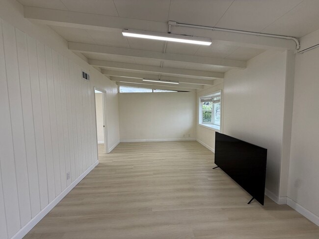 Foto del edificio - 2598 Dixon Dr