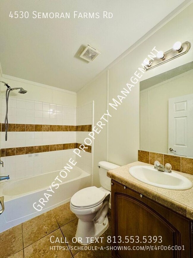 Foto del edificio - Serene 2-Bedroom Home with Flowing Creek a...