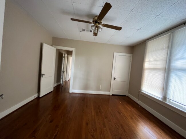 Foto del edificio - 1202 S Schiller St