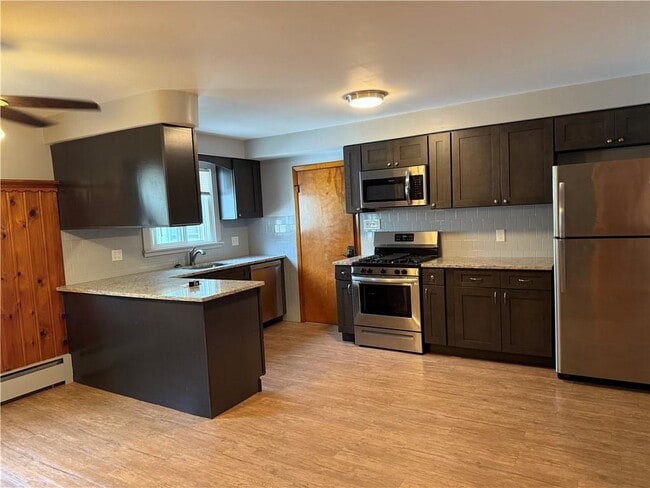 Foto del edificio - 1089 Plainfield St