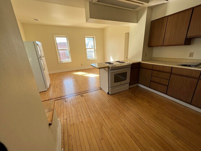 Kitchen - 2601 N Fratney St