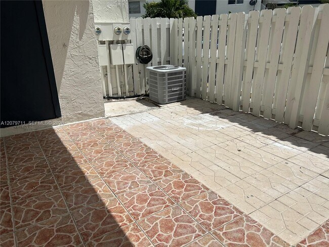 Building Photo - 15431 SW 86th Ter