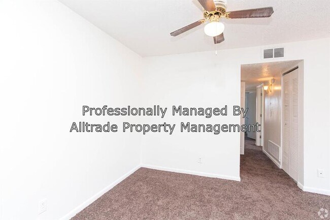 Foto del edificio - 5513 Hunt Club Ln