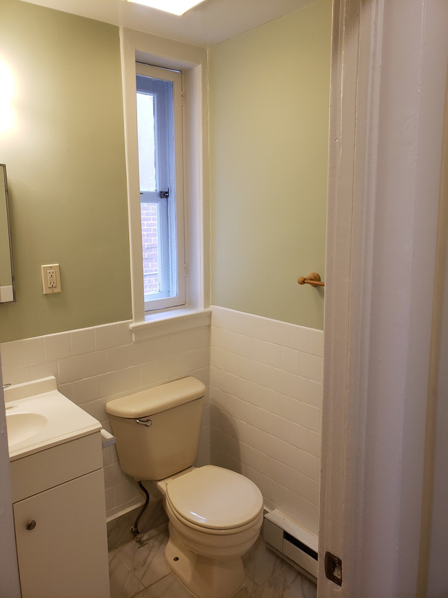 Building Photo - 4211 Audrey Apt 2