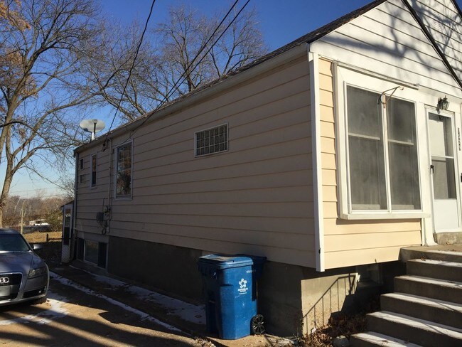 Building Photo - WE HAVE A PENDING APPLICATION