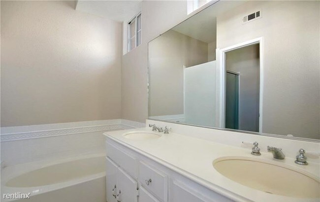 Building Photo - 3 br, 2.5 bath  - 1086 S Rossano Way